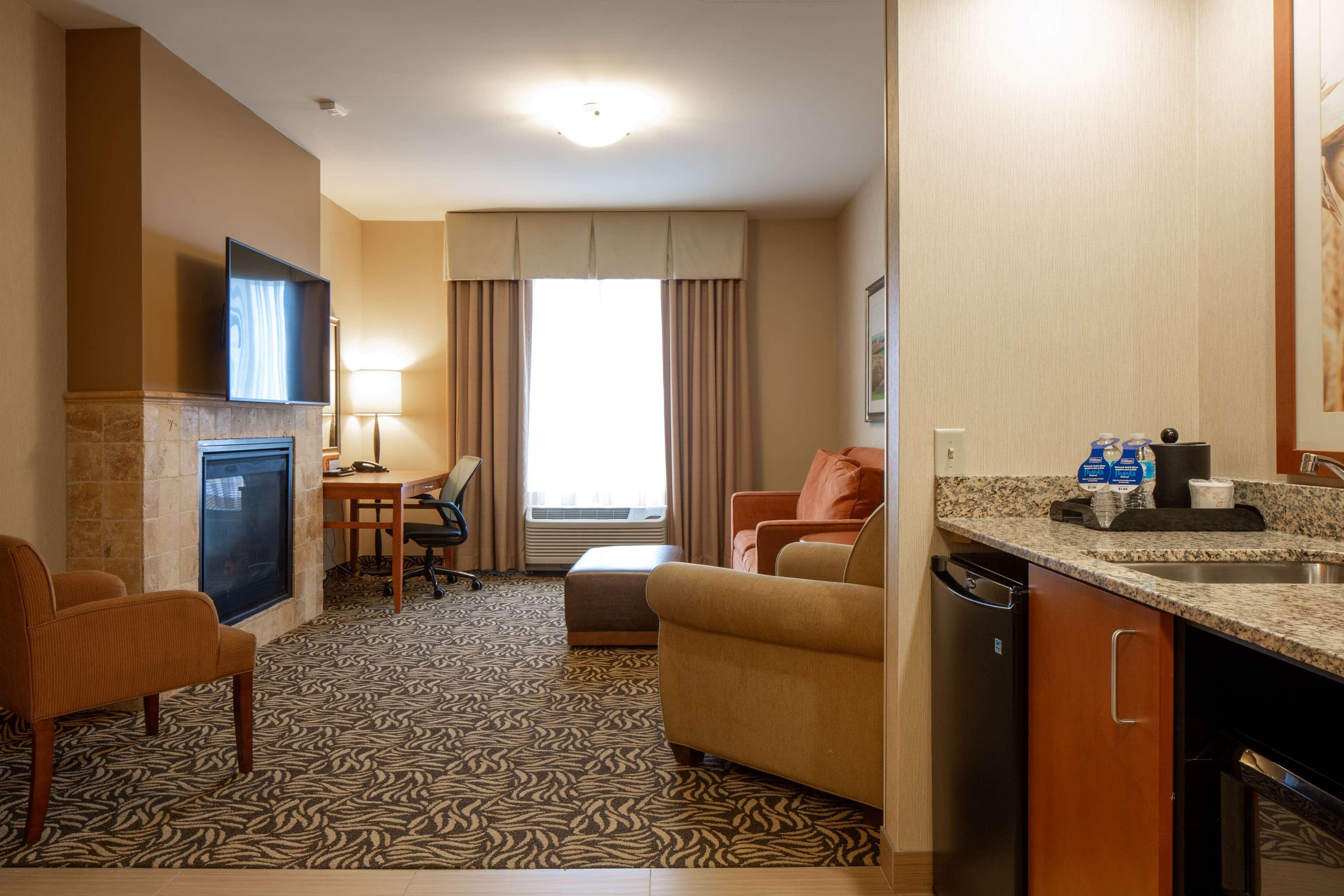 Hilton Garden Inn Cedar Falls Conference Center Exterior foto